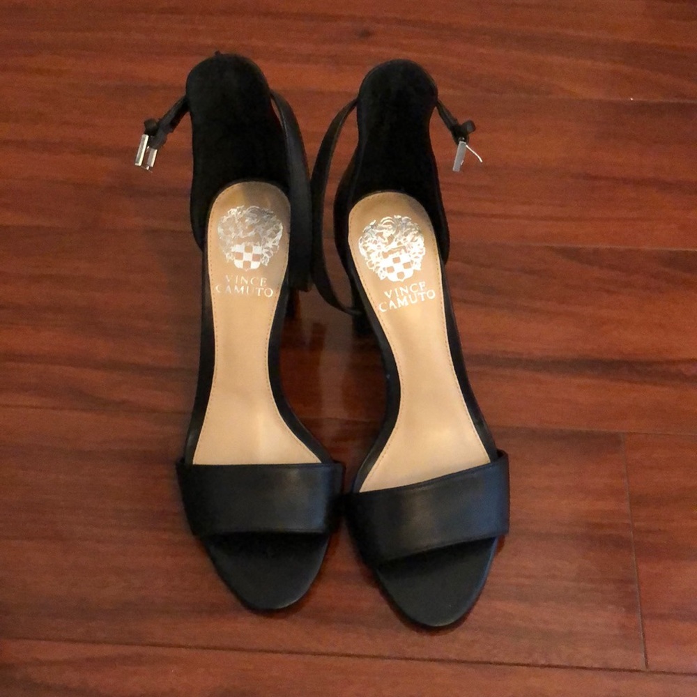 Brand new only worn once Vince Camuto heels